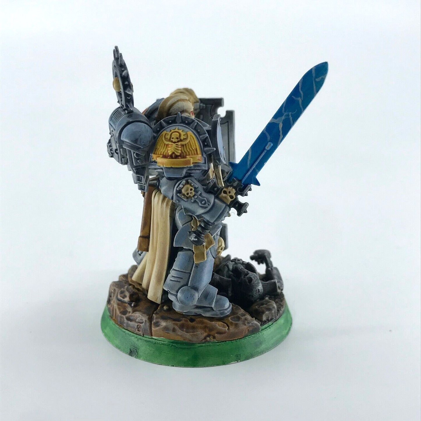 Captain with Relic Shield Space Wolves Space Marines - Warhammer 40K C4474