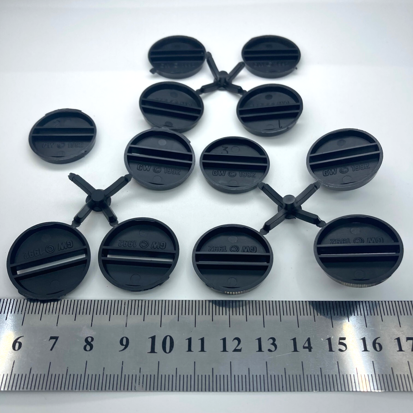 Original 1992 25mm Round Bases Slotted - Warhammer 40K / LOTR GW X12405