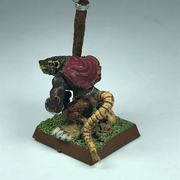 Converted Skaven Standard Bearer - Warhammer Fantasy X2998