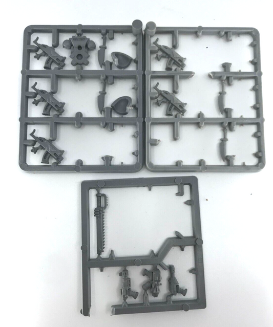 Space Marines Weapons on Sprue - Warhammer 40K Games Workshop Classic C4248