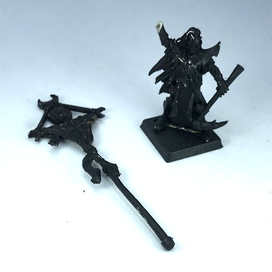 Metal Dogs of War Mengil Manhide Manflayer Standard - Warhammer Fantasy X12400