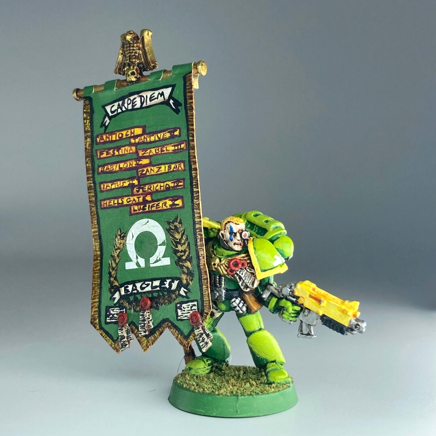 Company Standard Bearer - Space Marine - Painted - Warhammer 40K Metal C5182