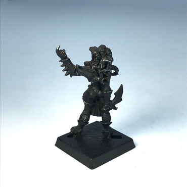 Dark Elves Witch Elf Warrior Warhammer Fantasy Undercoated Classic Metal X5249