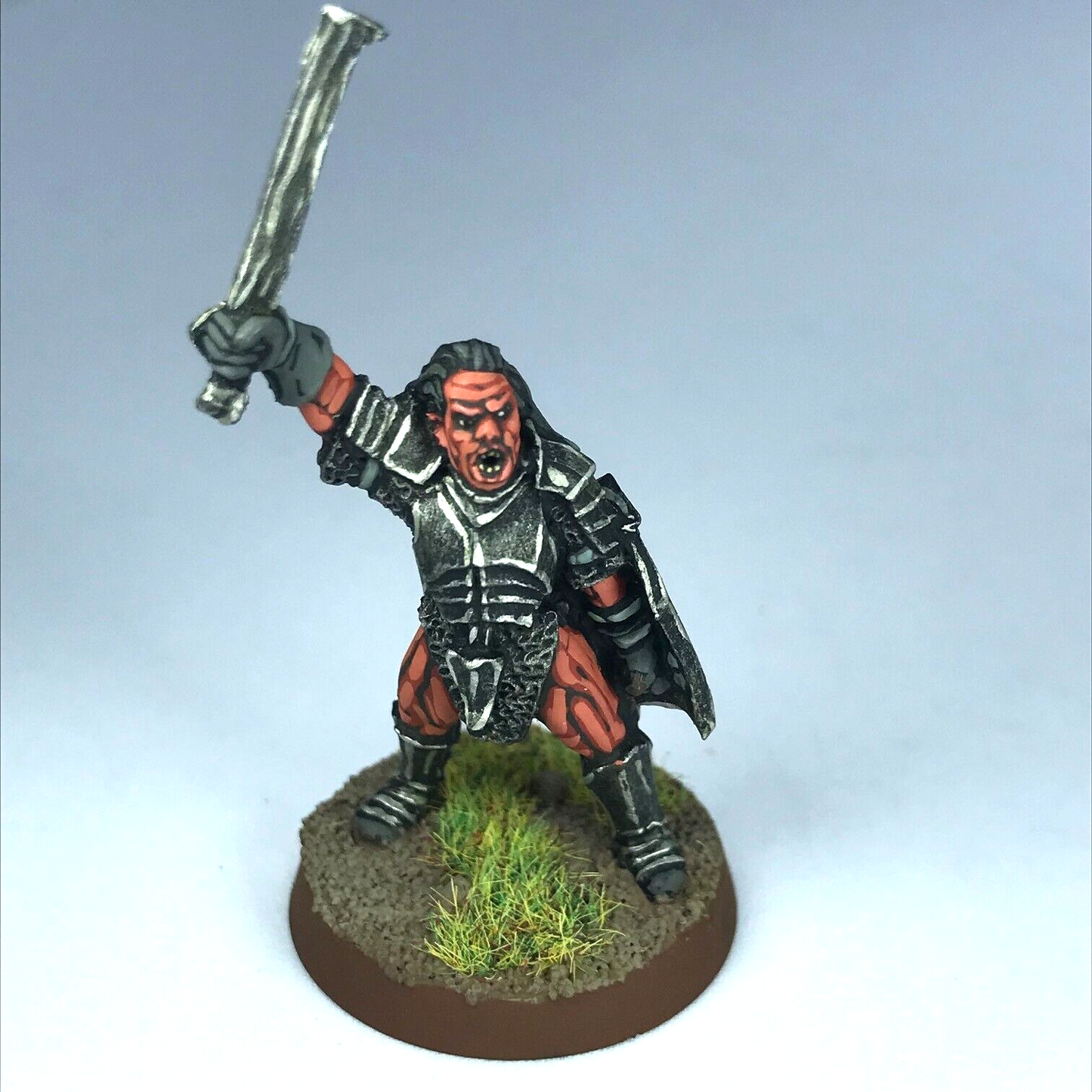 Metal Uruk Hai Captain - Painted - LOTR / Warhammer / Lord of the Rings X3348