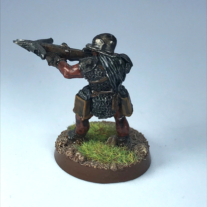 Uruk Hai with Crossbow - LOTR Warhammer Lord of the Rings Painted Metal X988