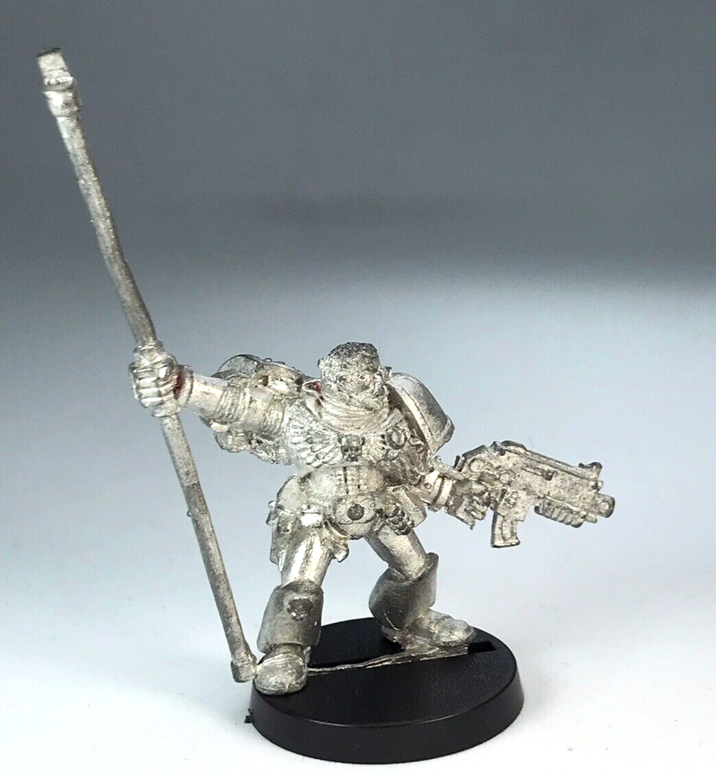 Space Marine Company Standard Bearer HQ- Warhammer 40K Classic Metal X5521