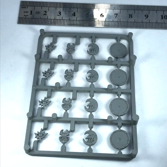 Classic Orcs & Goblins Shield Sprue - Warhammer Fantasy C3496