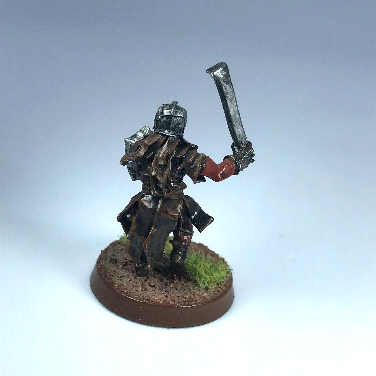 Uruk Hai Scout - LOTR Warhammer / Lord of the Rings Painted Metal X12116