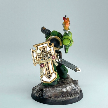 Lieutenant with Storm Shield Salamanders Space Marines - GW Warhammer 40K C921