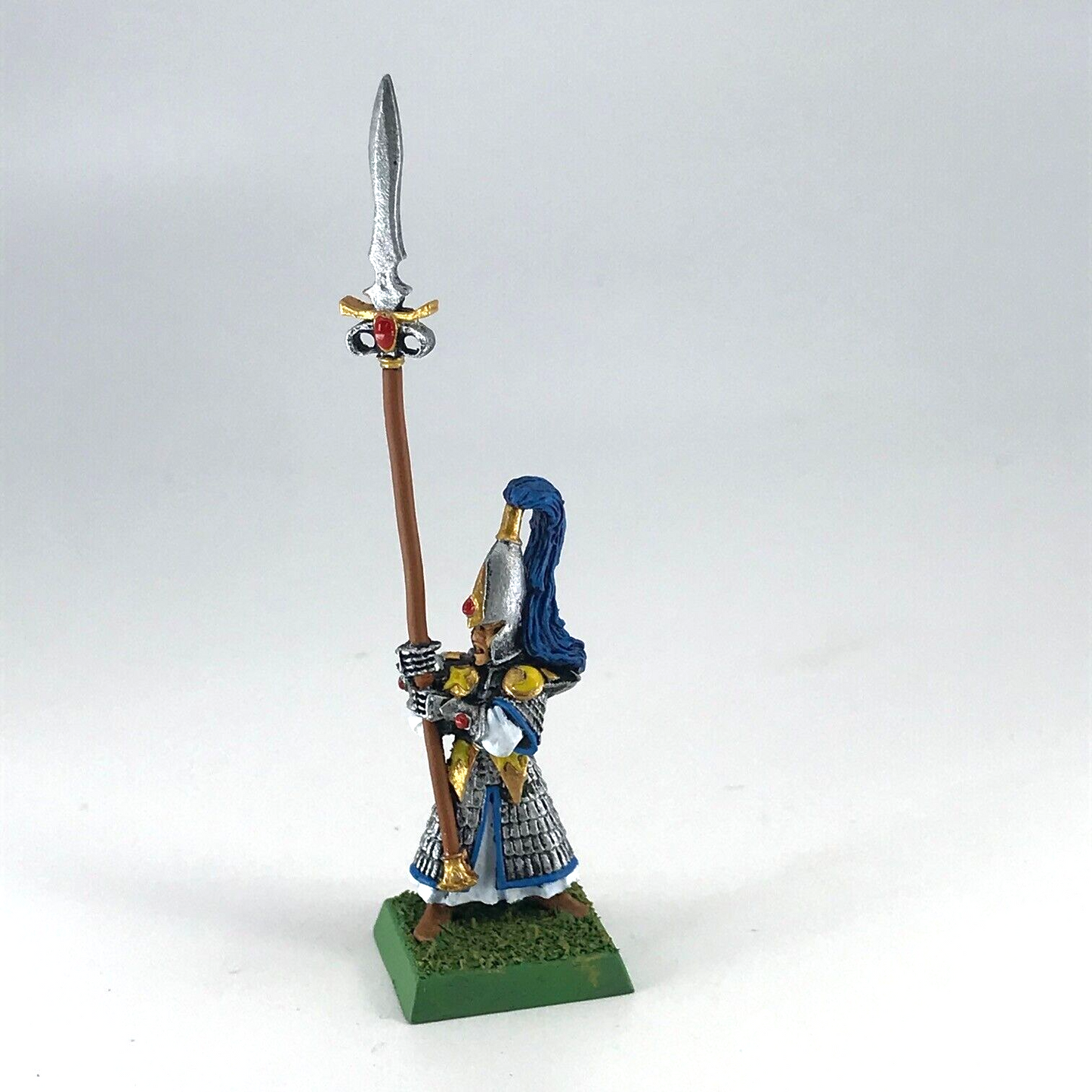 High Elves Swordmaster Standard Bearer - Painted - Warhammer Fantasy Metal C4382