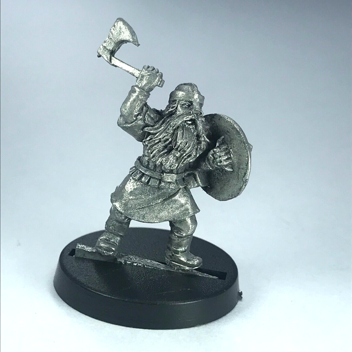 Dwarf Warrior with Axe & Shield OOP LOTR / Warhammer / Lord of the Rings X11385