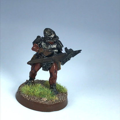 Uruk Hai with Crossbow - LOTR Warhammer Lord of the Rings Painted Metal X11467