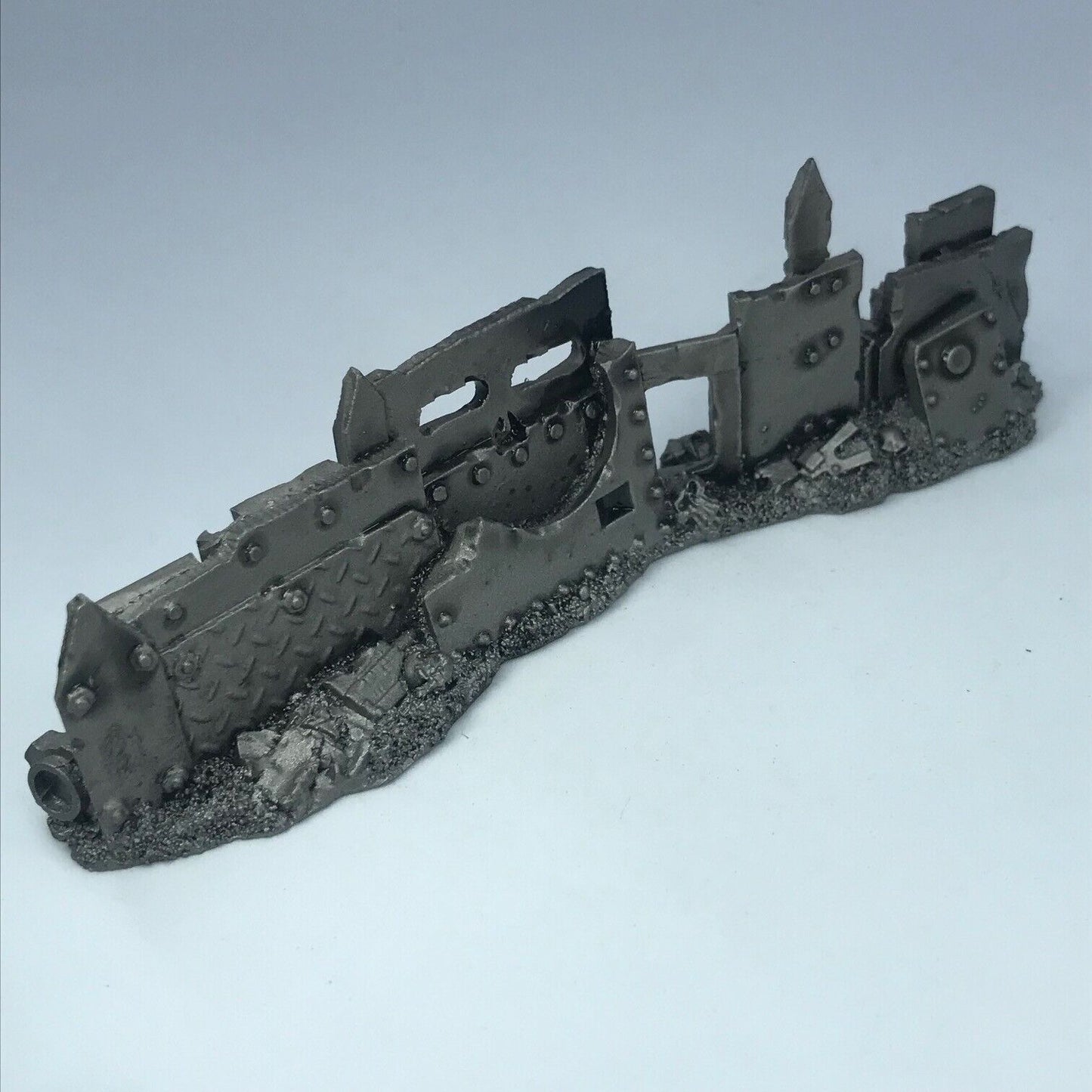 Wall Barricade Urban Scenery - Model for Scale only - Warhammer 40K C2954