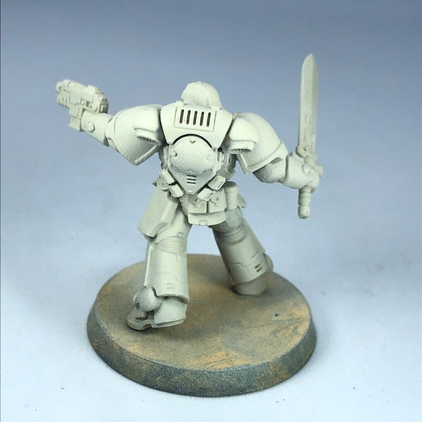 Primaris Space Marines Lieutenant - Warhammer 40K GW Undercoated X2897