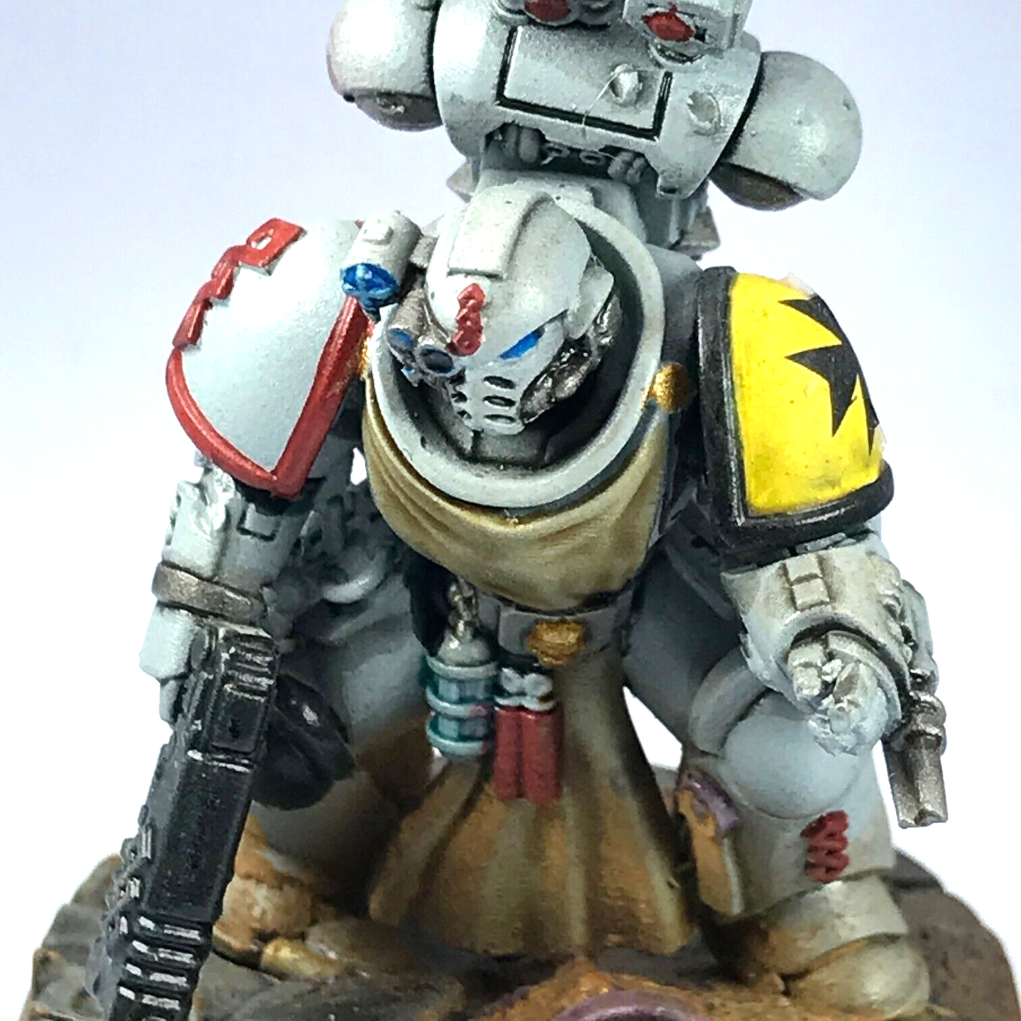 Space Marine Apothecary HQ - Painted - Warhammer 40K X10498