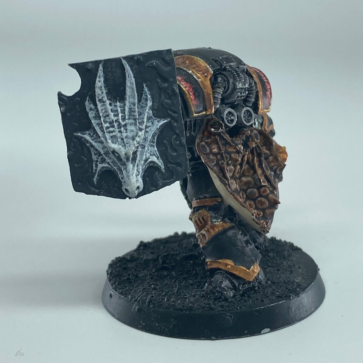 Legion Chaplain Consul - Salamanders - Painted - Warhammer Horus Heresy X10163