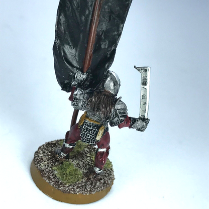 Uruk Hai Standard Bearer - Painted - Warhammer / Lord of the Rings C2660