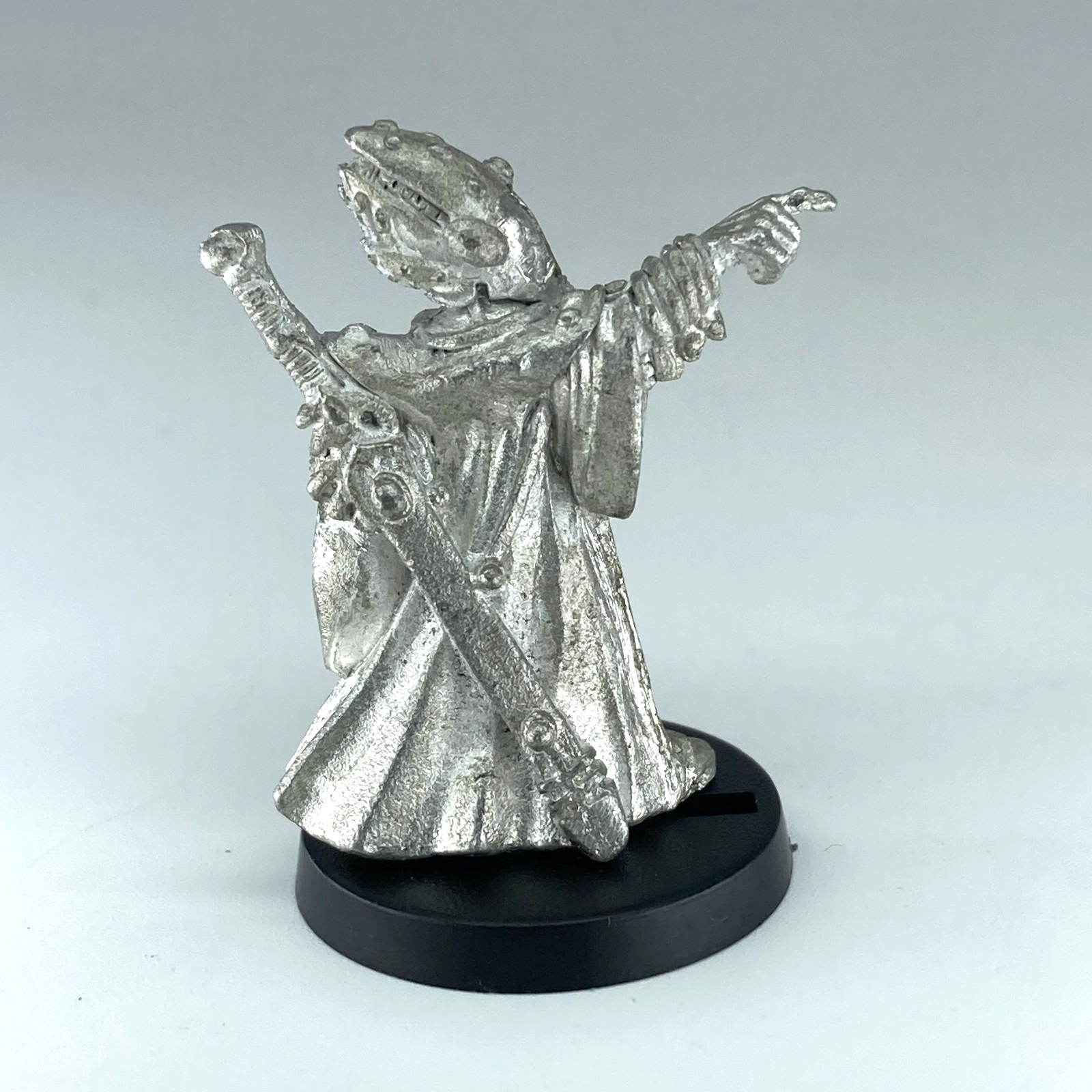 da09b26f-07e8-49bb-803a-cd94d62d19db