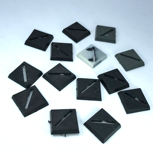 Original GW Dated 1984 - 20mm Square Base Warhammer Games Workshop X11813