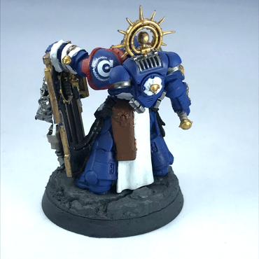 Captain with Relic Shield Ultramarines Space Marines - Warhammer 40K C3812