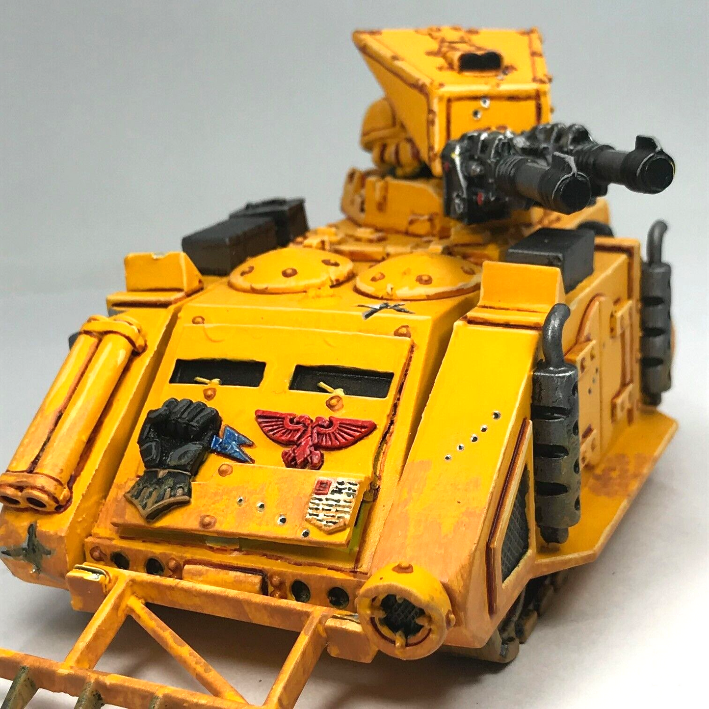 Classic Imperial Fist Space Marine Predator - Painted - Warhammer 40K BOX100