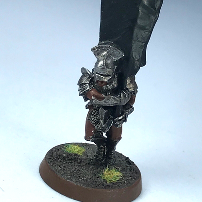 Uruk Hai Standard Bearer - Painted - LOTR / Warhammer / Lord of the Rings C4582