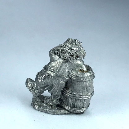 Dwarf & Barrel Pose - Unbranded - Classic Metal Miniature X2107