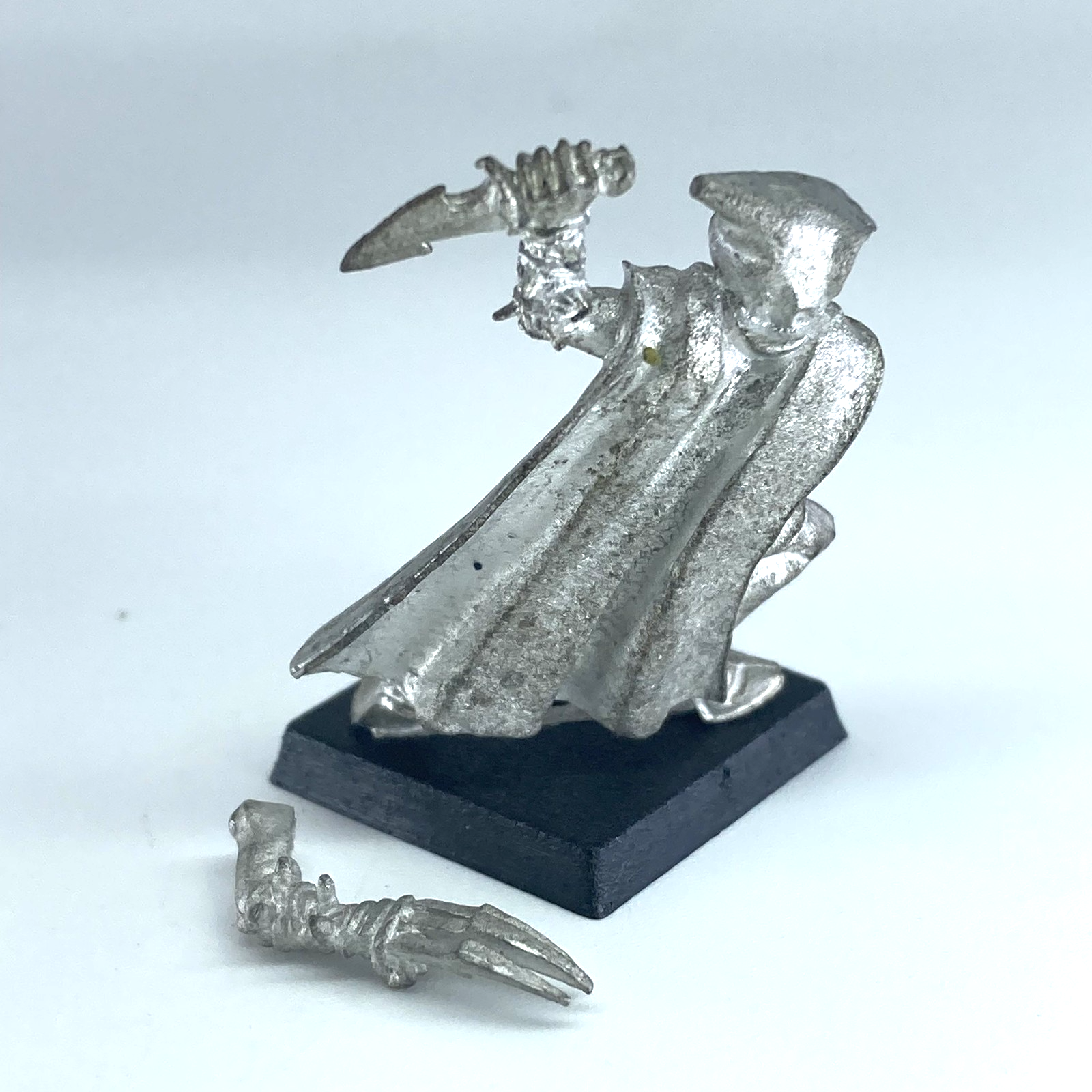 e5975e7c-7b10-444e-8171-de3b008e472b