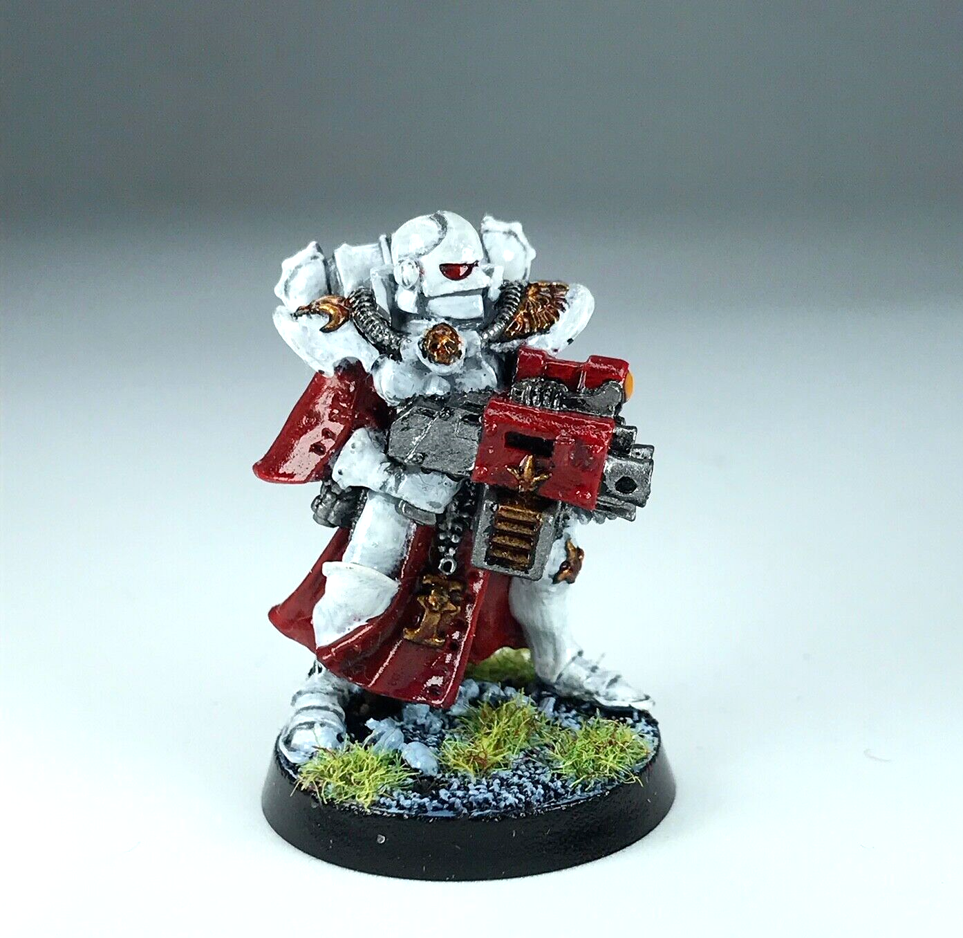 Sisters of Battle with Storm Bolter - Painted - Warhammer 40K Metal X1215