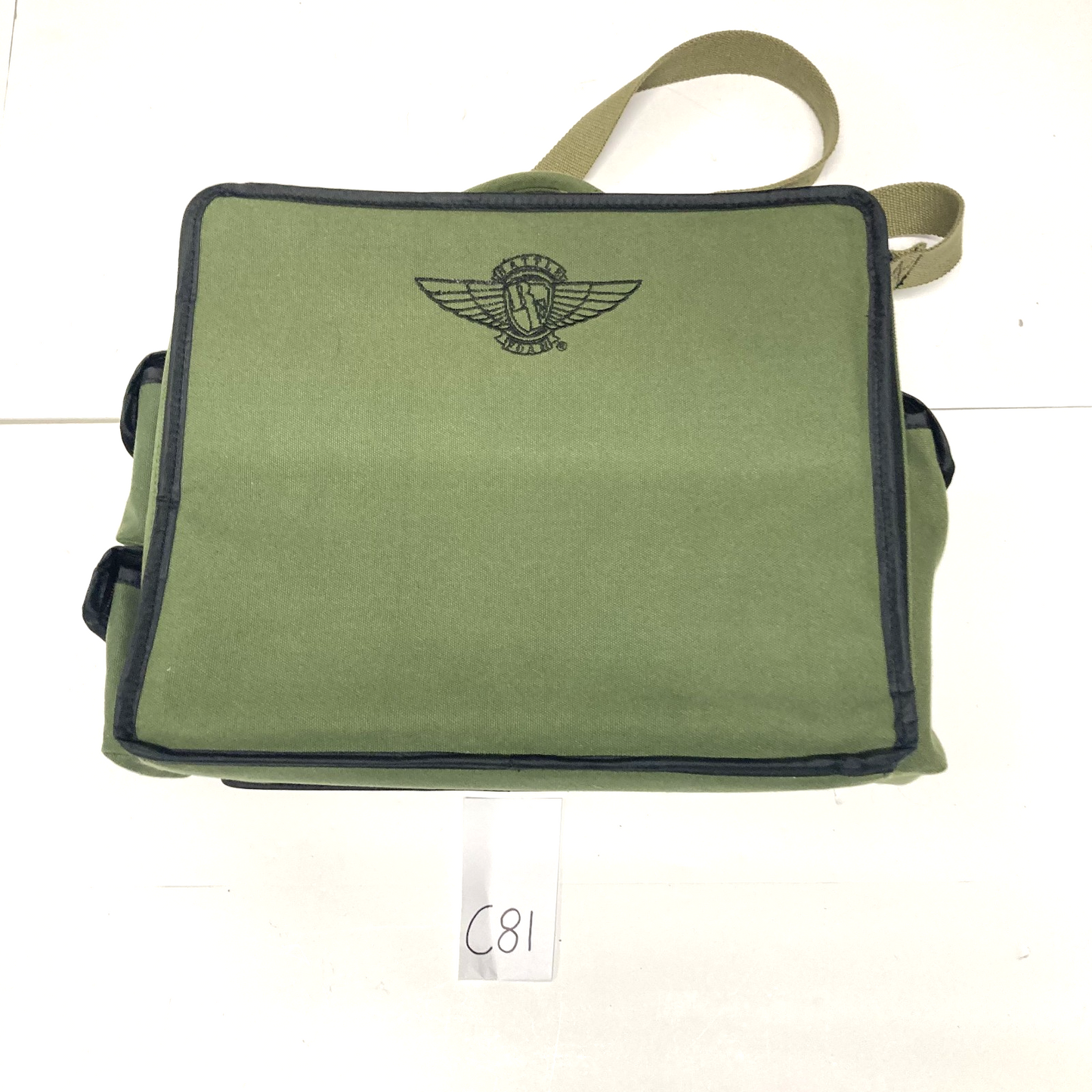 e6803a04-73c3-4261-9b3c-6e8c20f0982b