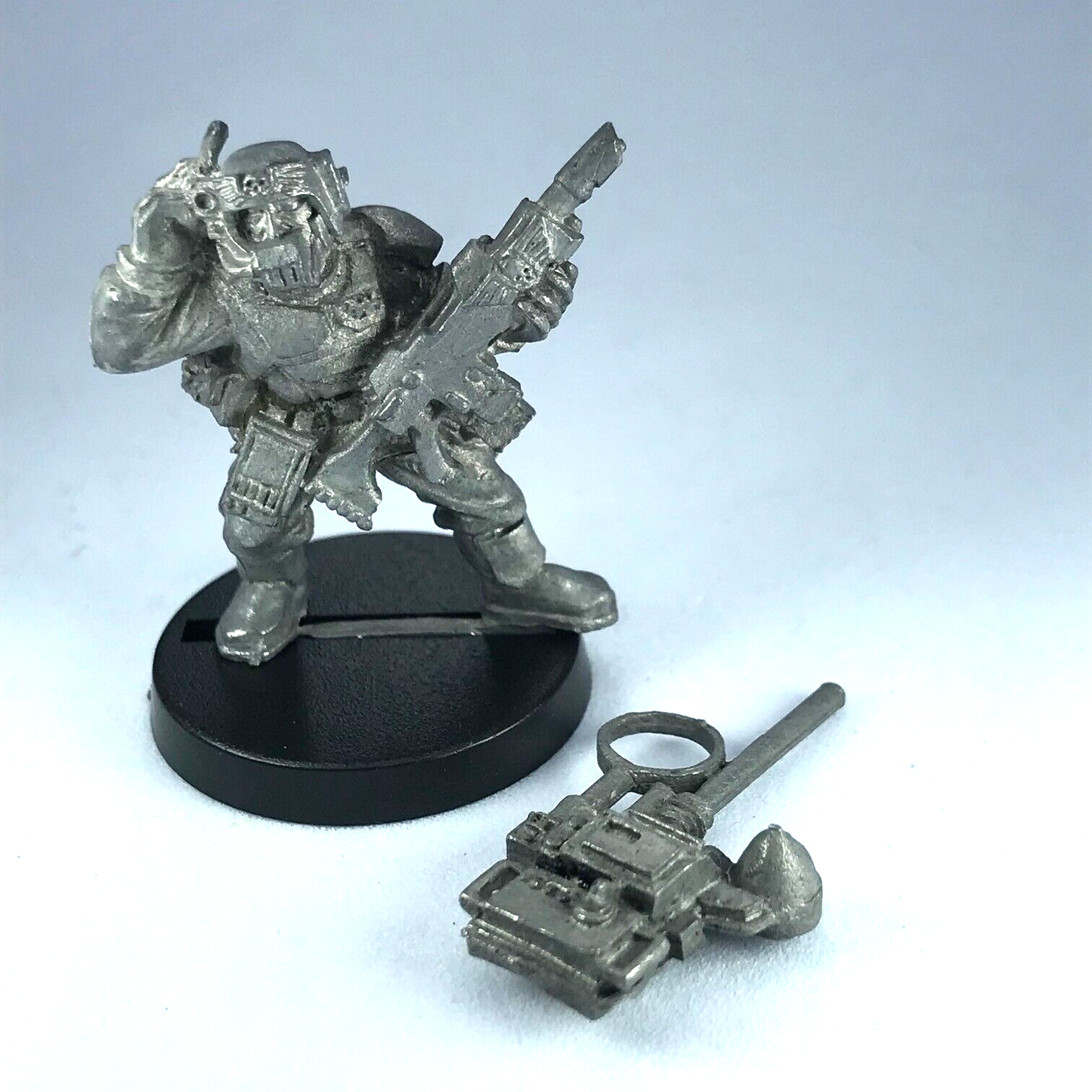 Cadian Vox Radio Operator Company HQ Imperial Guard - Warhammer 40K X6074