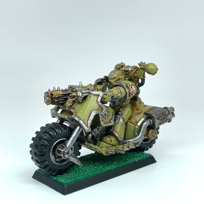 Plague Marine Space Marine on Bike - Warhammer 40K Games Workshop C4210