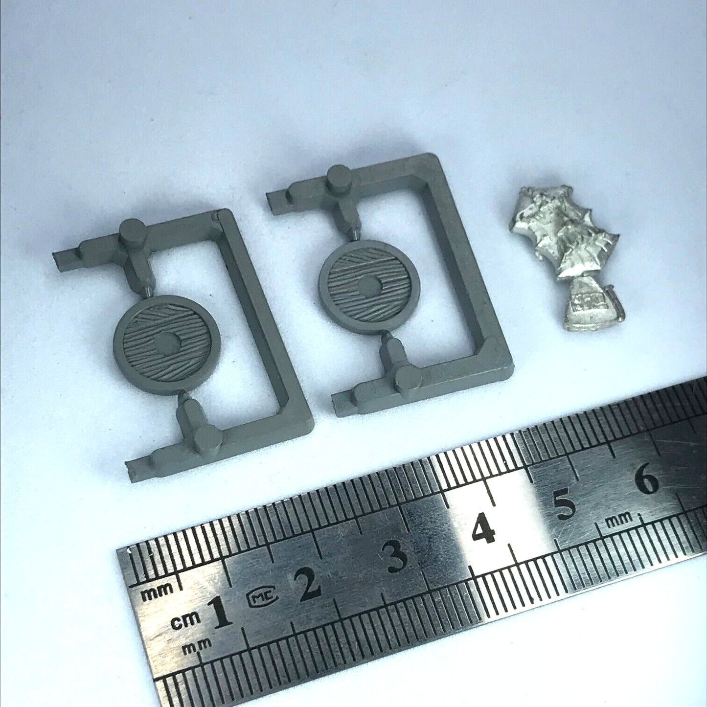 Classic Dwarf Shields Standard Part Spares - Citadel Warhammer Fantasy GW X12992