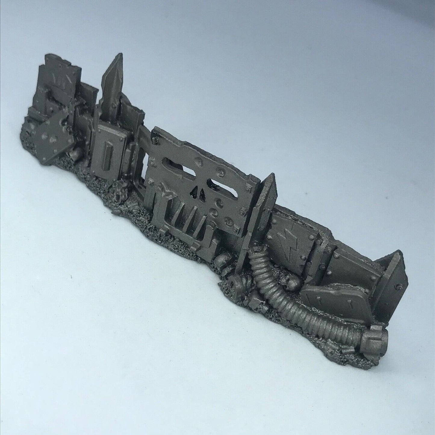 Wall Barricade Urban Scenery - Model for Scale only - Warhammer 40K C2954