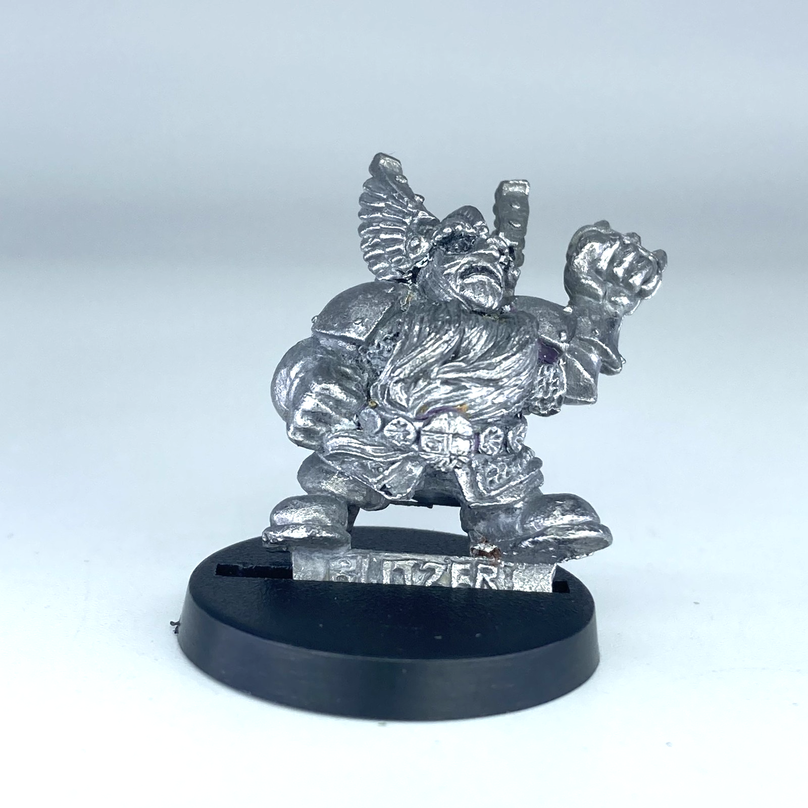 f4ab9c60-5037-4f5d-a9a6-d46bac8f5a7e