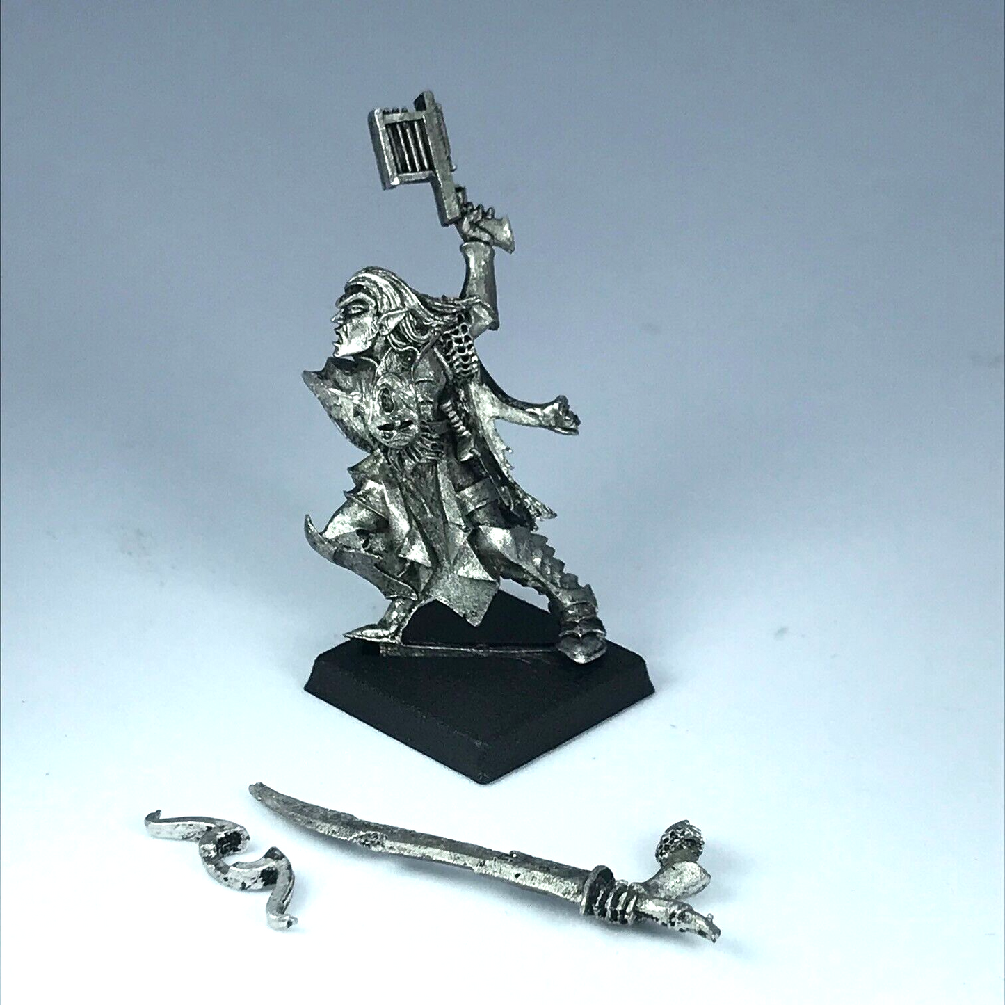 Classic Metal Dogs of War Mengil Manhide Manflayers - Warhammer Fantasy X2558