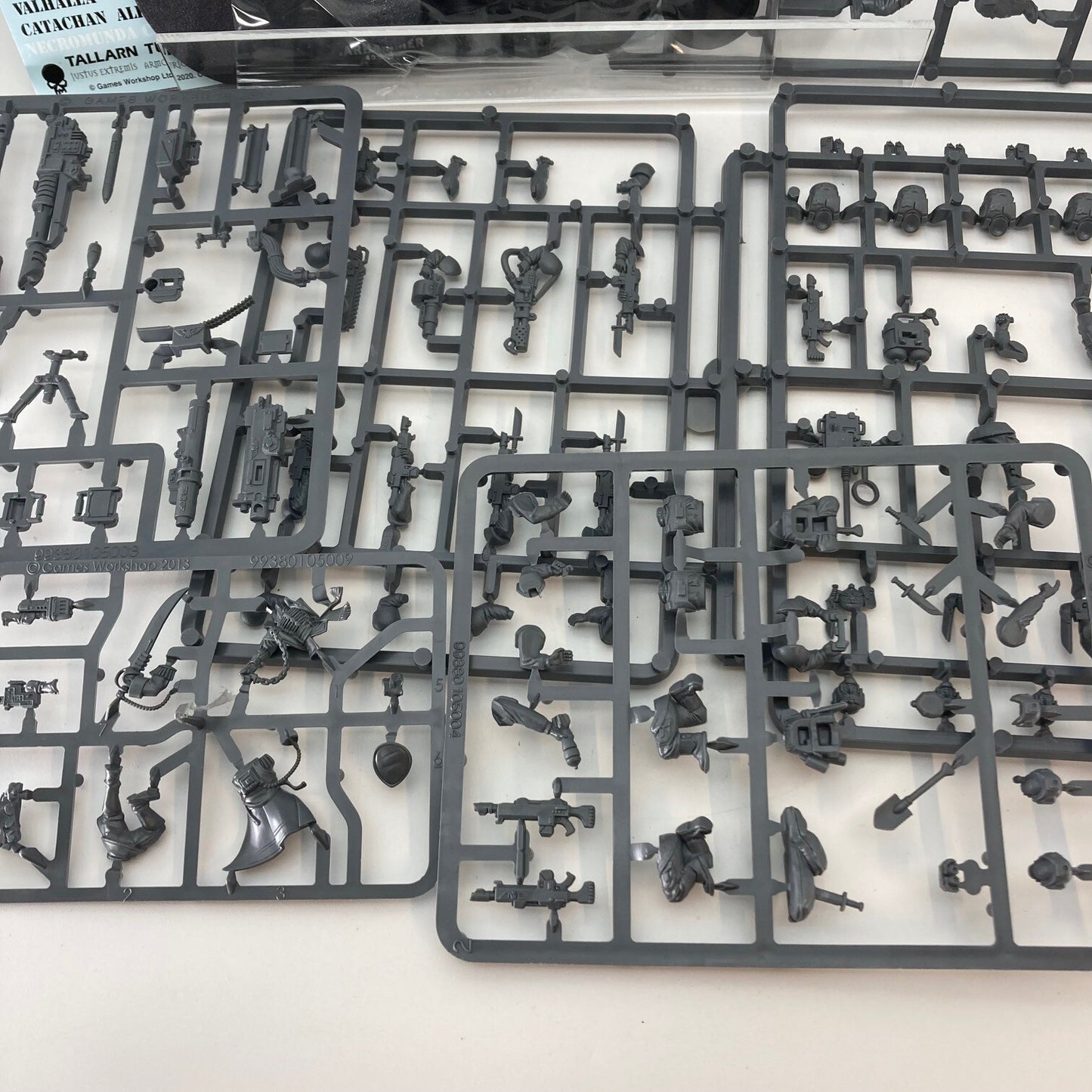 Astra Militarum Start Collecting - Imperial Guard Warhammer 40k W307